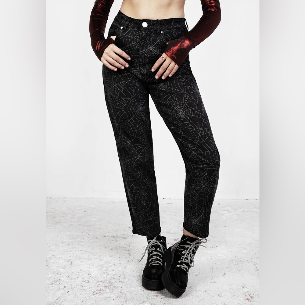 Disturbia - Venom Mom Jeans, 26